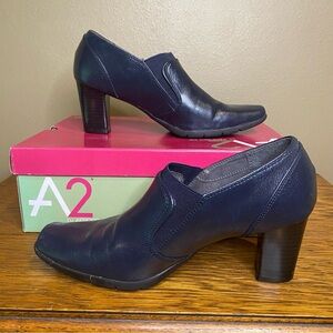 A2 by Aerosoles Diamond Ring Bootie, Navy, Size 7.5M, Gently Worn